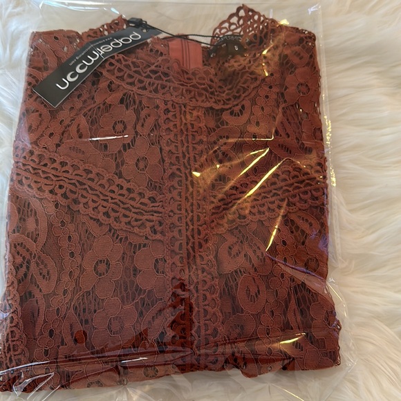 Gorgeous Lace Blouse - Picture 8 of 8